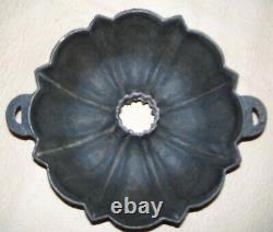 Vintage Cast Iron Bundt Cake Mold, Unmarked, Approx. 10 Dia, 5 High, 8lb 10oz