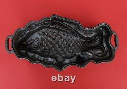 Vintage Cast Iron Carp pan Fish mold baking pan (# 13824)