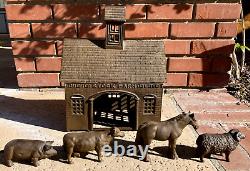 Vintage Cast Iron Stock Farm Barn + 4 Animals (pig, horse, sheep, cow)