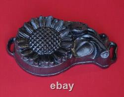 Vintage Cast Iron Sunflower pan heavy sunflower mold baking pan (# 10543)