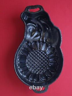 Vintage Cast Iron Sunflower pan heavy sunflower mold baking pan (# 10543)