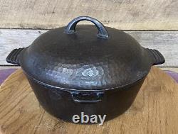 Vintage Chicago Hardware Foundry Hammered 88B Dutch Oven VGVC