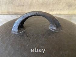 Vintage Chicago Hardware Foundry Hammered 88B Dutch Oven VGVC