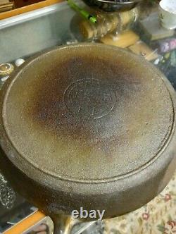 Vintage GRISWOLD #12 Small Block Logo Heat Ring Cast Iron Skillet