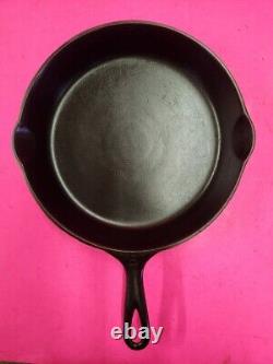 Vintage GRISWOLD 722 No. 8 VICTOR, CAST IRON SKILLET with HEAT RING RESTORED