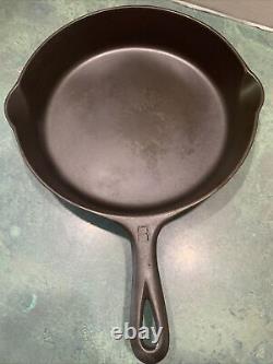 Vintage GRISWOLD Cast Iron SKILLET #8 704 L Small Block Logo Erie, PA Level