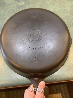 Vintage GRISWOLD Cast Iron SKILLET #8 704 L Small Block Logo Erie, PA Level