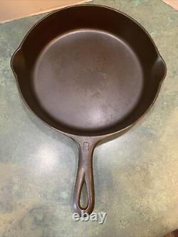 Vintage GRISWOLD Cast Iron SKILLET #8 704 L Small Block Logo Erie, PA Level