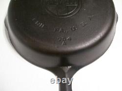 Vintage Grisold # 8 Cast Iron Skillet Mod # 704 A Made In Erie Penn. U. S. A