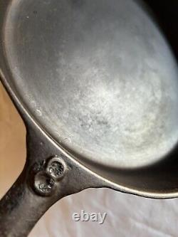 Vintage Lodge Cast Iron Skillet Arch Logo No Notch Raised No 8 Fry Pan Smooth