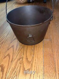 Vintage No. 7 Cast Iron 3 Leg Kettle, Bean Pot, 9-3/8 Dia, Gate Mark
