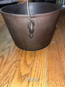 Vintage No. 7 Cast Iron 3 Leg Kettle, Bean Pot, 9-3/8 Dia, Gate Mark