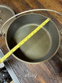 Vintage Unmarked Lodge #12 CO D USA Cast Iron Pot Camp Dutch Oven 3 Footed Lid