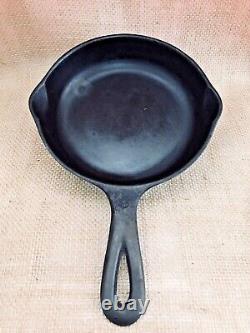 Vintage Wagner Ware Sidney Cast Iron Skillet Frying Pan -0- 1053 6 1/2 Inches