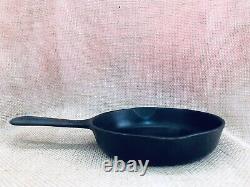 Vintage Wagner Ware Sidney Cast Iron Skillet Frying Pan -0- 1053 6 1/2 Inches