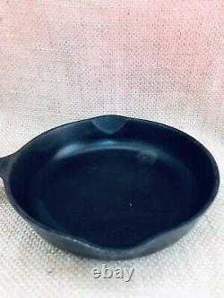 Vintage Wagner Ware Sidney Cast Iron Skillet Frying Pan -0- 1053 6 1/2 Inches