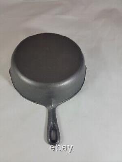 Vintage cast iron 3 Deep -Skillet NO 8-B- 10 1/4 (7) Made In USA