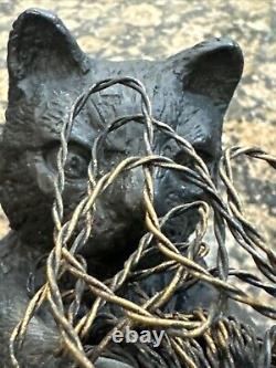 Vtg Cast Iron Playful Cat Copper Wire Ball Yarn Doorstop 3.5 lbs Kitten Sitting