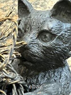 Vtg Cast Iron Playful Cat Copper Wire Ball Yarn Doorstop 3.5 lbs Kitten Sitting