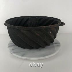 Vtg German Primitive Antique Unmarked Cast Iron Cake Pan