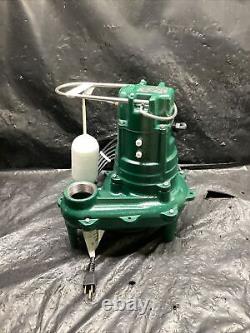 Zoeller M267 1/2 HP Cast Iron Sewage Pump (2) with Vertical Float (25' Cord)