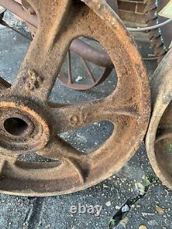 2 Chariots Industriels Vintage Assortis Steampunk en Fonte 13,5 28 Lbs Chacun Roues Hit
