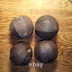 4 Boutons de canon en fonte ancienne forgée / Pieds 1,5 livres. Filetés 2-1/8