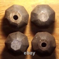 4 Boutons de canon en fonte ancienne forgée / Pieds 1,5 livres. Filetés 2-1/8