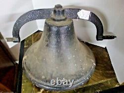 Antique Farm Dinner Bell 16 Pouces De Diamètre Heavy 47 Lb