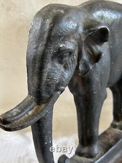 Arrêt de porte en fonte antique représentant un éléphant de Bradley Hubbard