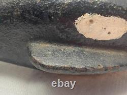 Art populaire VTG 9.5 et pèse 7 lbs. BAC À PORTE EN FONTE EN FORME DE BALEINE PEINT À LA MAIN