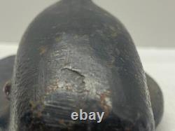 Art populaire VTG 9.5 et pèse 7 lbs. BAC À PORTE EN FONTE EN FORME DE BALEINE PEINT À LA MAIN