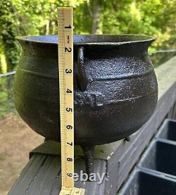 Chaudron/Pot en Fonte. 2 gal. 3 Pieds marqué de porte Rénové Antique avant 1900