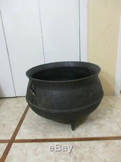 Enorme Cast Antique Iron 3-leg Cauldron Cowboy Gypsy Sorcière Pot Pèse 50lb