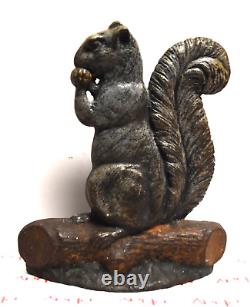 Joli doorstop en fonte antique en forme d'écureuil mangeant une noix 11,25 x 9,75, 9,8 lbs, B&H