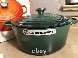 La Cocotte en fonte Le Creuset Signature de 7-1/4 litres, couleur artichaut vert, NEUVE.