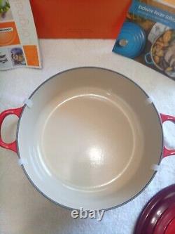 La marmite à risotto Creuse 3,5 QT. Rouge Cerise en fonte émaillée Tout Neuf