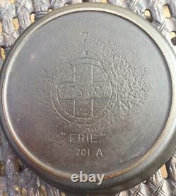 Poêle Griswold en fonte n°7 avec logo incliné et anneau de chauffe (701) RESTAURÉE selon l'EPA