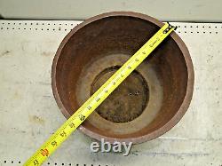 Primitif Vintage Poids Lourd En Fonte En Acier Pot 92lbs 13x13x11 1/2 Épaisseur