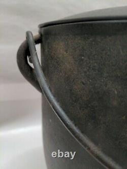 Rare Antique 18ème C. Pot De Haricots En Fonte Avec Limace