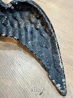 Rare Antique Weathered Cast Iron American Eagle 28 Lbs Historic Decor
<br/>Traduction en français: Rare Aigle américain en fonte antique et patiné de 28 livres, décoration historique.