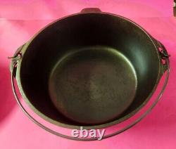 Regardez la cocotte en fonte vintage non marquée No. 10 entièrement restaurée avec couvercle