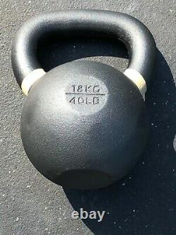Rogue Fitness 40 Lb Rouge Kettle Bell, 18 KG Cast Ron New- Navires Promptement