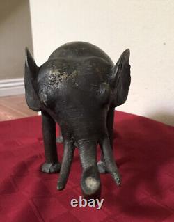 Sculpture d'éléphant en métal bronze/fonte vintage, rustique, faite à la main, de 10 livres.